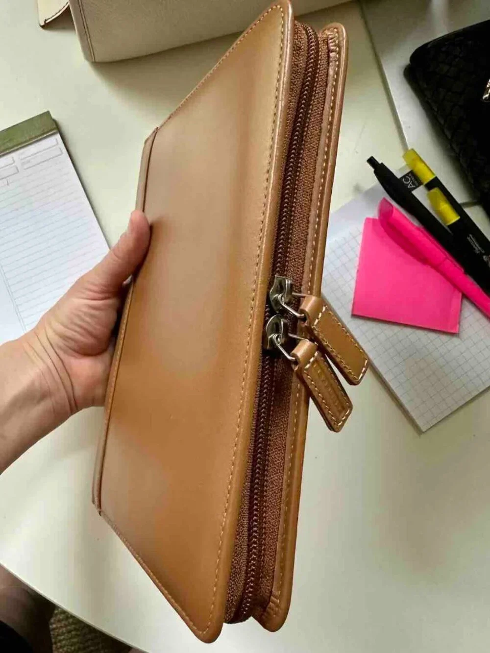 Levenger Leather Junior Ambi-Folio Notepad case LikeNew Brown Zip-around w/ box